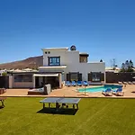 Casa Beluka By Now Ltd Вилла Коста Бланка