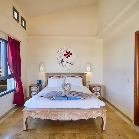 Casa Beluka By Now Ltd Vila